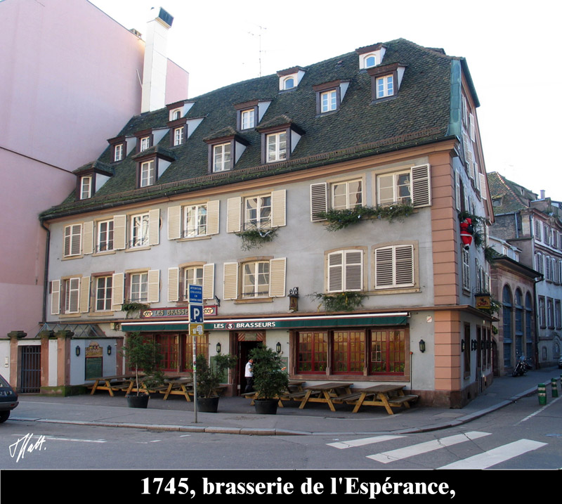 00-1745-rue pierre large-en 2000